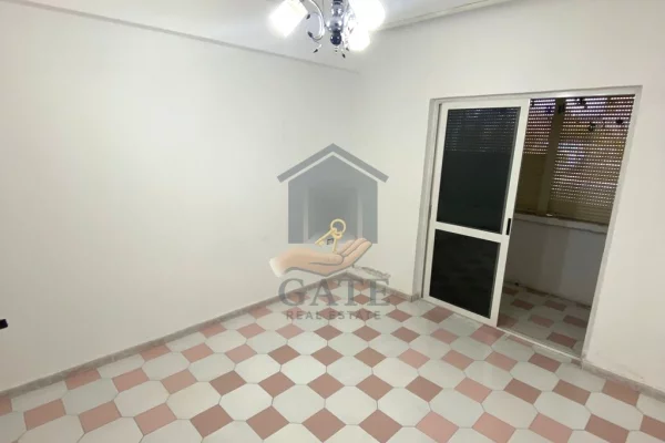 Appartamento in vendita a Durazzo 2+1, SemiArredato