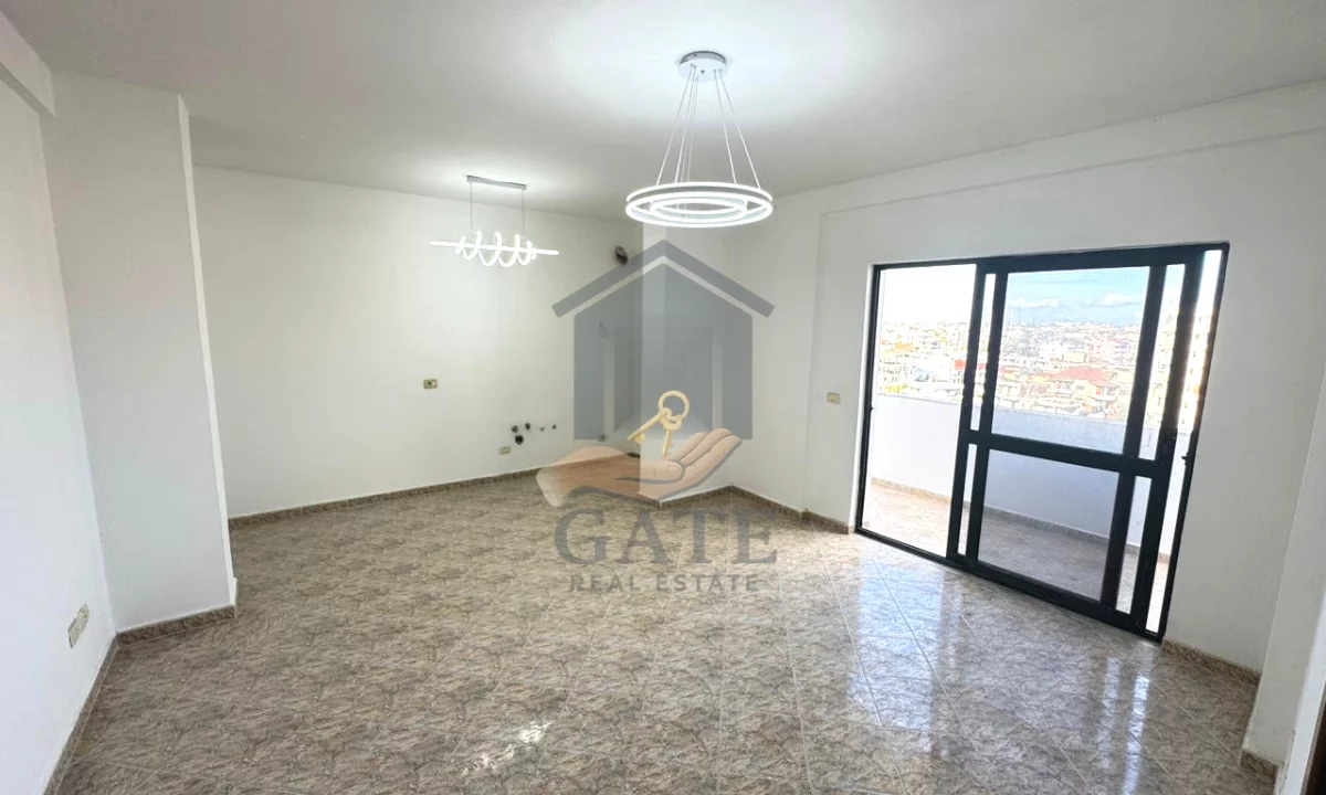 Appartamento in vendita a Durazzo 2+1, Vuoto