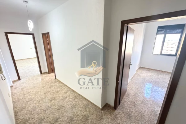 Appartamento in vendita a Durazzo 2+1, Vuoto