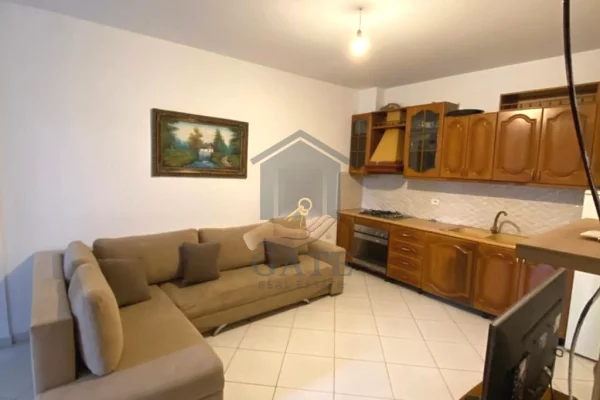 Shtepi me qera 1+1 ne Durres - 250 Euro