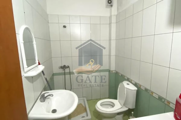 Shtepi me qera Apartament ne Durres, 1+1, Mobilimi E mobiluar, Pagesa 250  Euro.