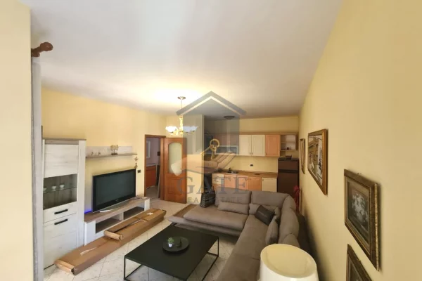 Appartamento in vendita a Durazzo 2+1, Arredato