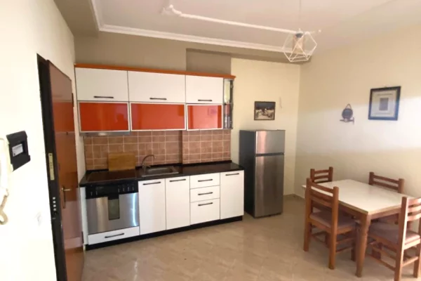 Shtepi me qera Apartament ne Durres, 1+1, Mobilimi E mobiluar, Pagesa 250  Euro.