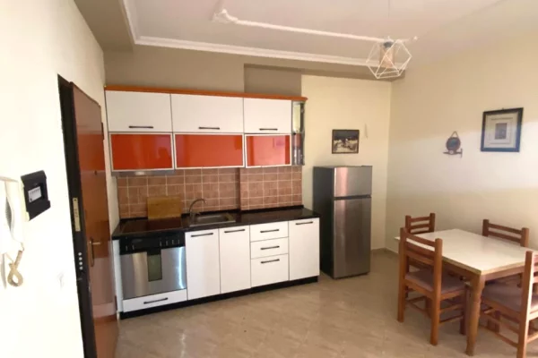 Shtepi me qera Apartament ne Durres, 1+1, Mobilimi E mobiluar, Pagesa 250  Euro.