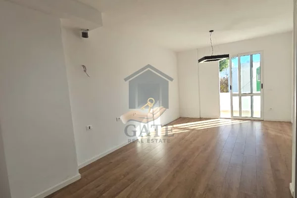 Appartamento in vendita a Durazzo 2+1, Vuoto