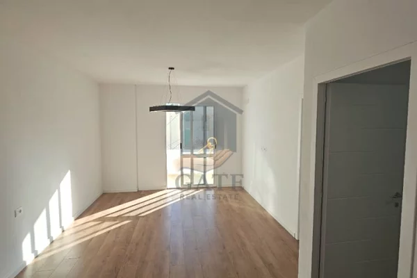 Appartamento in vendita a Durazzo 2+1, Vuoto