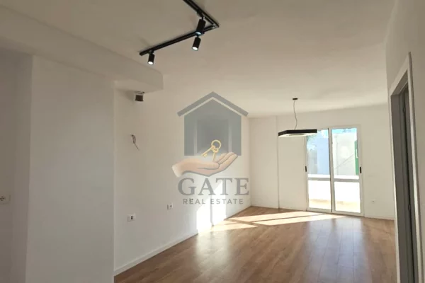 Appartamento in vendita a Durazzo 2+1, Vuoto