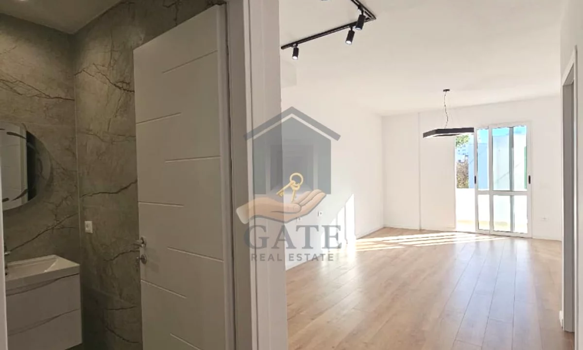 Appartamento in vendita a Durazzo 2+1, Vuoto