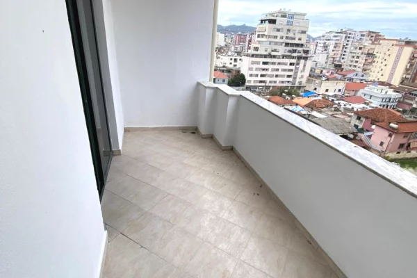 Appartamento in vendita a Durazzo 2+1, Arredato