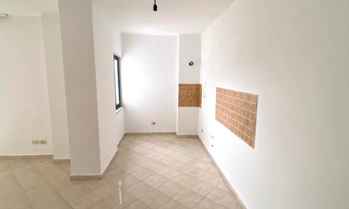 Appartamento in vendita a Durazzo 2+1, Arredato