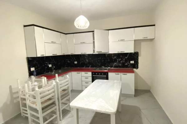 Shtepi me qera Apartament ne Durres, 2+1, Mobilimi E mobiluar, Pagesa 40,000  Leke.