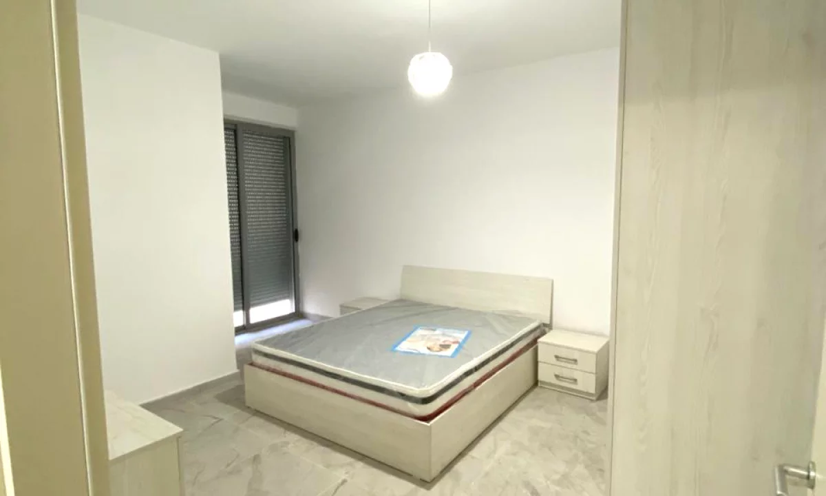 Shtepi me qera Apartament ne Durres, 2+1, Mobilimi E mobiluar, Pagesa 40,000  Leke.
