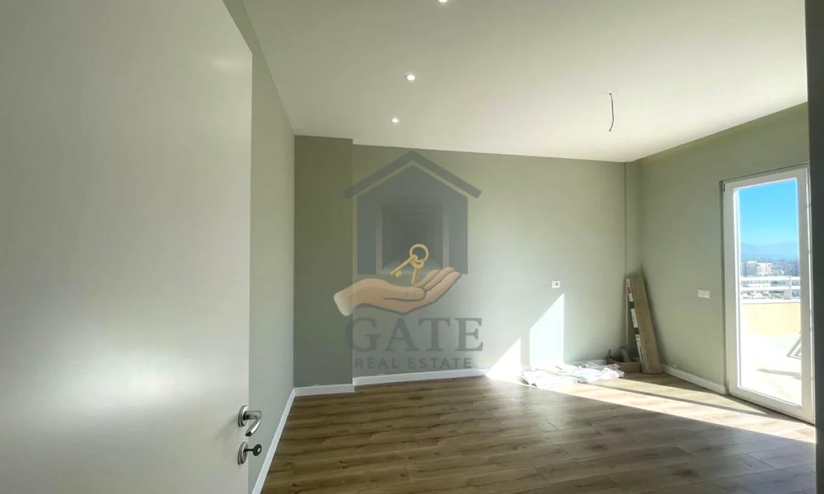 Appartamento in vendita a Durazzo 2+1, Vuoto