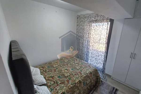 Shtepi me qera Apartament ne Durres, 2+1, Mobilimi E mobiluar, Pagesa 300  Euro.