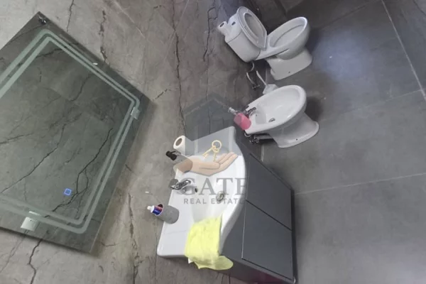 Shtepi me qera Apartament ne Durres, 2+1, Mobilimi E mobiluar, Pagesa 300  Euro.