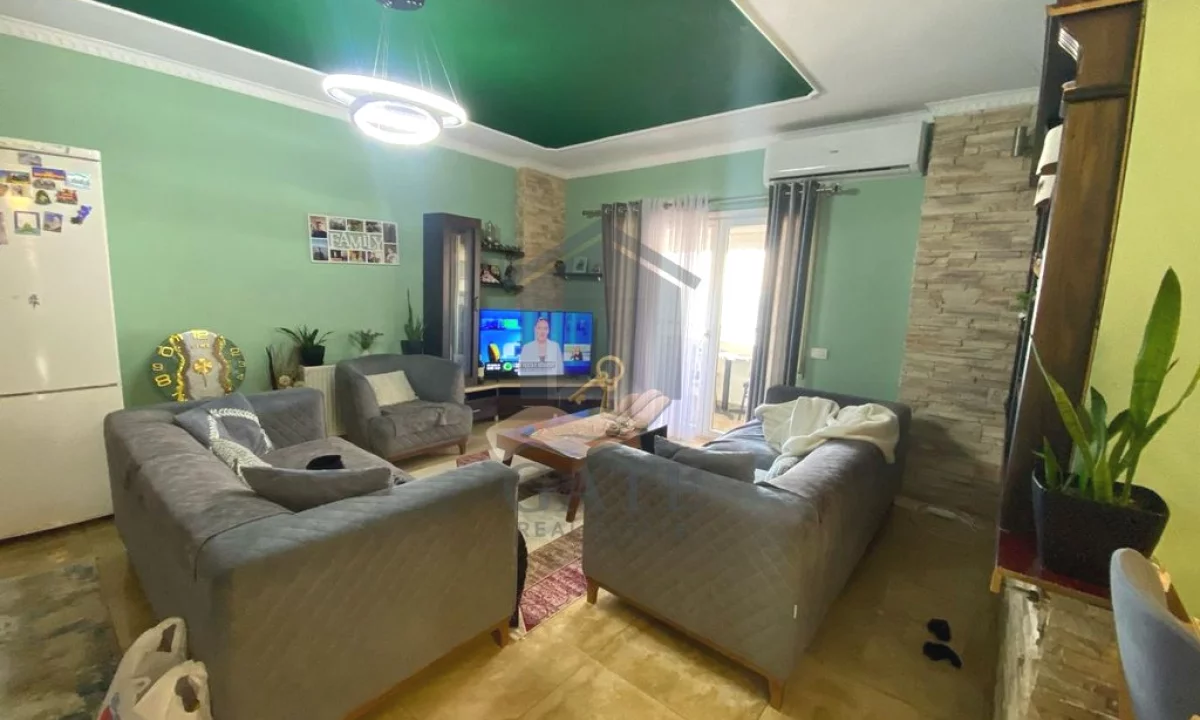 Shtepi ne shitje Apartament ne Durres, 3+1, Mobilimi E mobiluar, Pagesa 155,000  Euro.