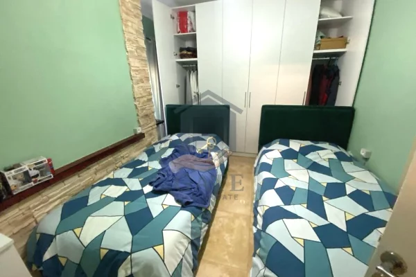 Shtepi ne shitje Apartament ne Durres, 3+1, Mobilimi E mobiluar, Pagesa 155,000  Euro.