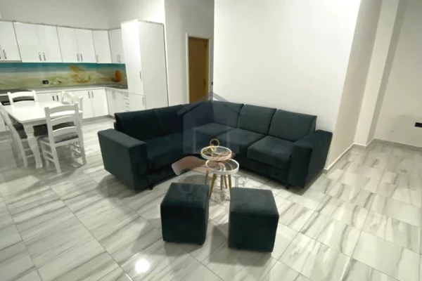 Shtepi ne shitje Apartament ne Durres, 2+1, Mobilimi E mobiluar, Pagesa 105,000  Euro.