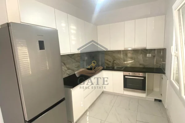 Shtepi me qera Shtepi Private ne Durres, 2+1, Mobilimi E mobiluar, Pagesa 250  Euro.