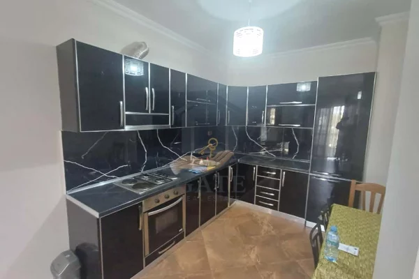  Shitet Apartament 2+1+2 ,Plazh, Rrota e Kuqe