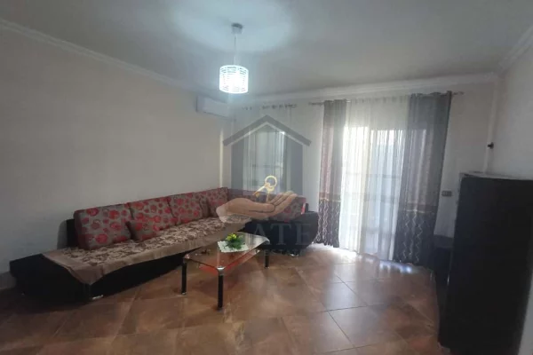 Shtepi ne shitje Apartament ne Durres, 2+1, Mobilimi E mobiluar, Pagesa 125,000  Euro.