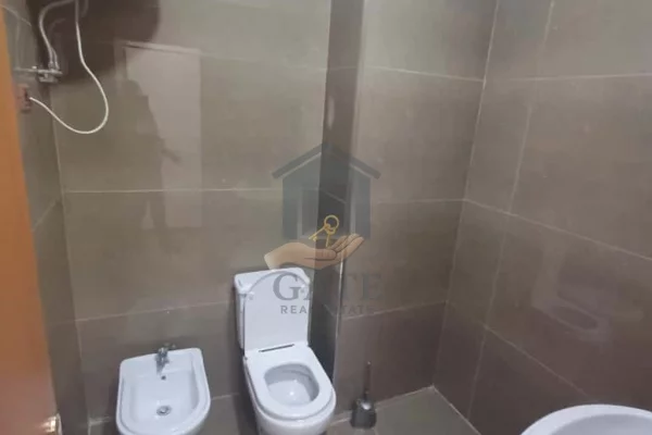 Shtepi ne shitje Apartament ne Durres, 2+1, Mobilimi E mobiluar, Pagesa 125,000  Euro.