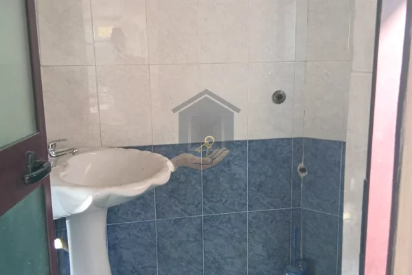 🏢 AMBIENT PER QIRA – PRANE TREGUT INDUSTRIAL, DURRES 🏢