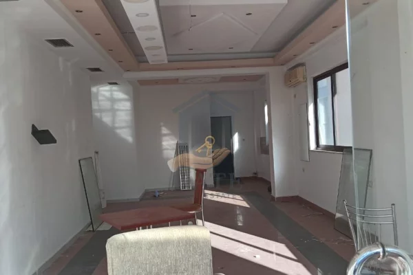 🏢 AMBIENT PER QIRA – PRANE TREGUT INDUSTRIAL, DURRES 🏢