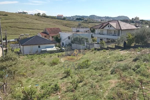 Truall ose Toke ne Durres - 47,000 Euro