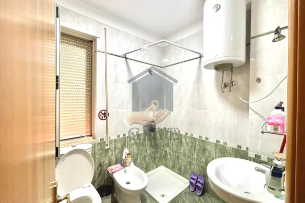 Shtepi ne shitje Apartament ne Durres, 1+1, Mobilimi E mobiluar, Pagesa 90,000  Euro.