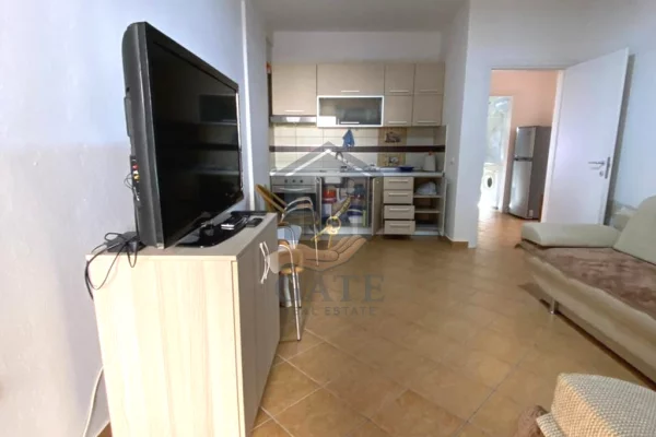 Shtepi me qera Apartament ne Durres, 1+1, Mobilimi E mobiluar, Pagesa 300  Euro.