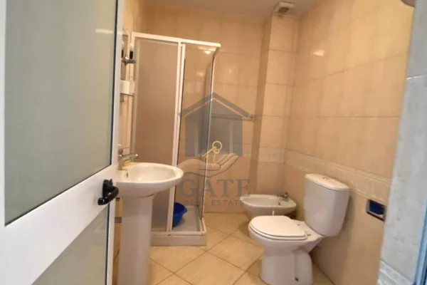 Shtepi me qera Apartament ne Durres, 1+1, Mobilimi E mobiluar, Pagesa 200  Euro.