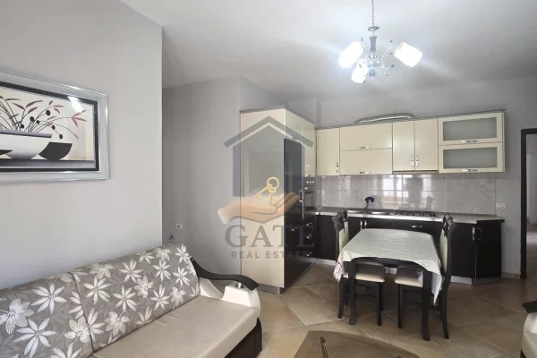 Shtepi me qera Apartament ne Durres, 1+1, Mobilimi E mobiluar, Pagesa 300  Euro.