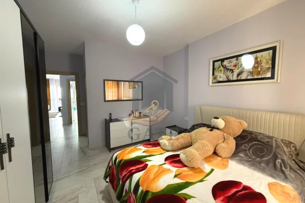 Shtepi me qera Apartament ne Durres, 2+1, Mobilimi E mobiluar, Pagesa 400  Euro.