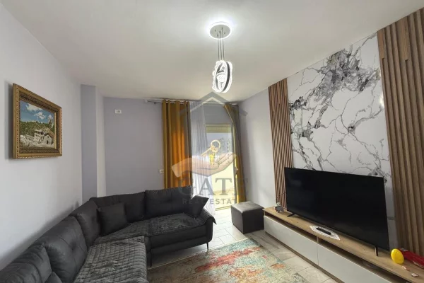 Shtepi me qera Apartament ne Durres, 2+1, Mobilimi E mobiluar, Pagesa 400  Euro.