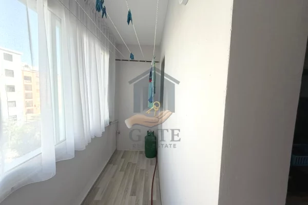 Shtepi ne shitje Apartament ne Durres, 2+1, Mobilimi E mobiluar, Pagesa 90,000  Euro.