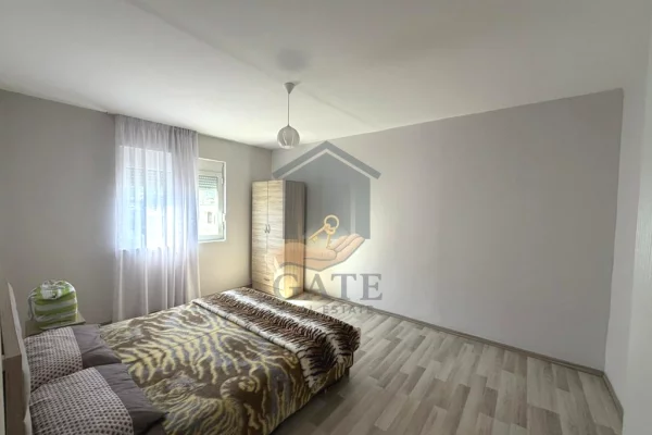 Shtepi ne shitje Apartament ne Durres, 2+1, Mobilimi E mobiluar, Pagesa 90,000  Euro.