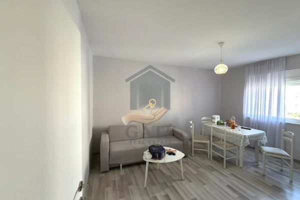 Shtepi ne shitje Apartament ne Durres, 2+1, Mobilimi E mobiluar, Pagesa 90,000  Euro.