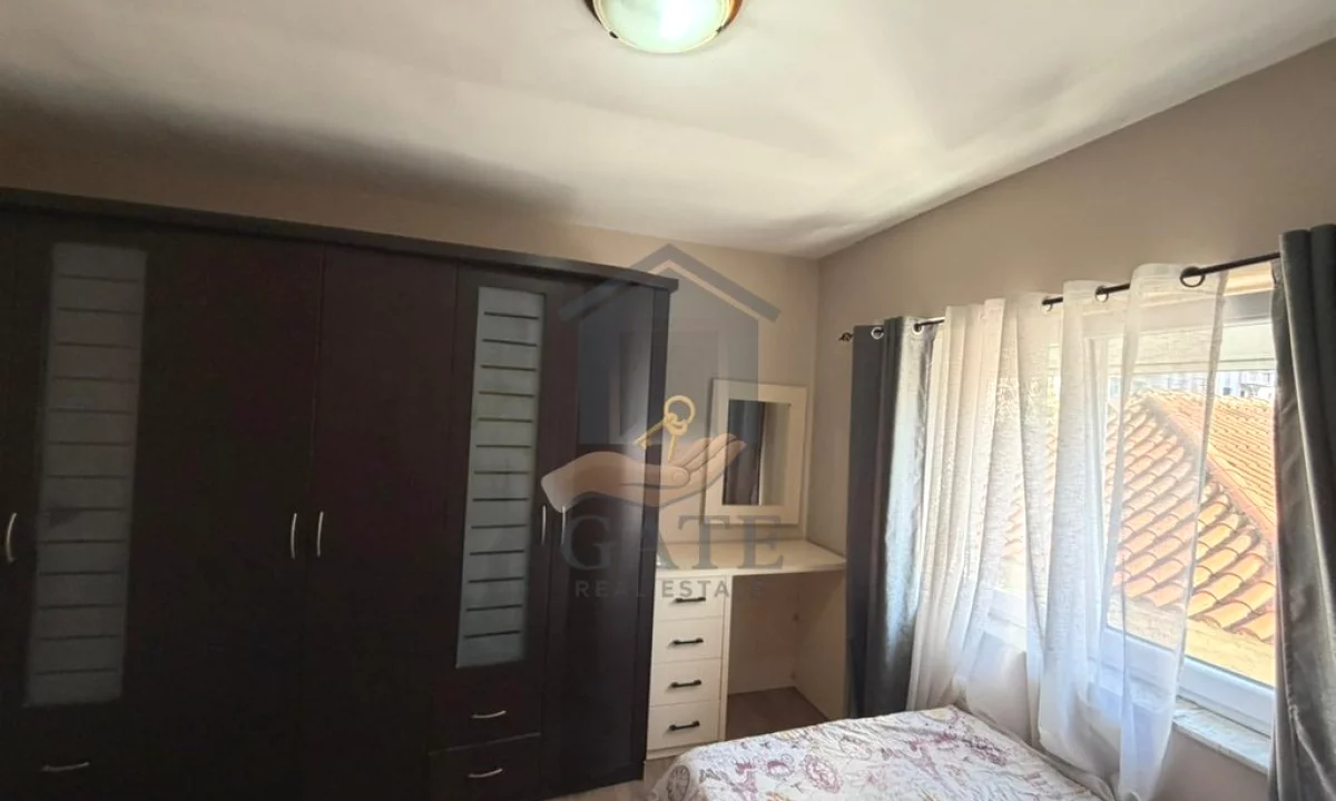 Shtepi ne shitje Apartament ne Durres, 2+1, Mobilimi E mobiluar, Pagesa 125,000  Euro.