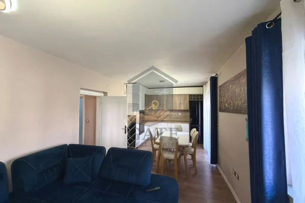 Shtepi ne shitje Apartament ne Durres, 2+1, Mobilimi E mobiluar, Pagesa 125,000  Euro.