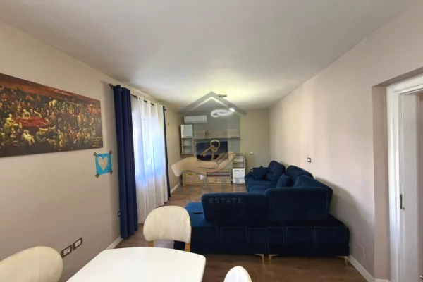 Shtepi ne shitje Apartament ne Durres, 2+1, Mobilimi E mobiluar, Pagesa 125,000  Euro.