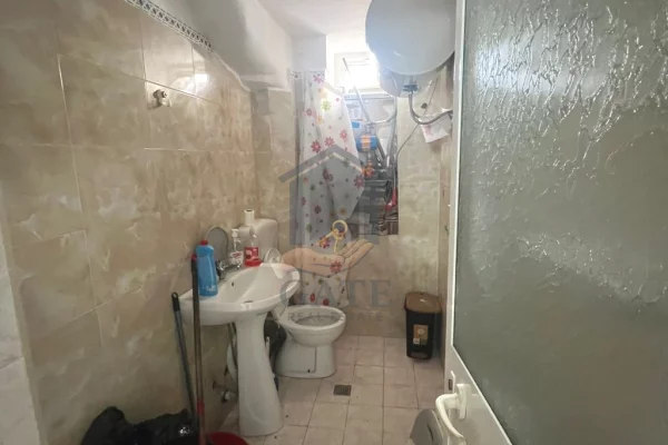 Ambient biznesi ne shitje 3+1 ne Durres - 100,000 Euro