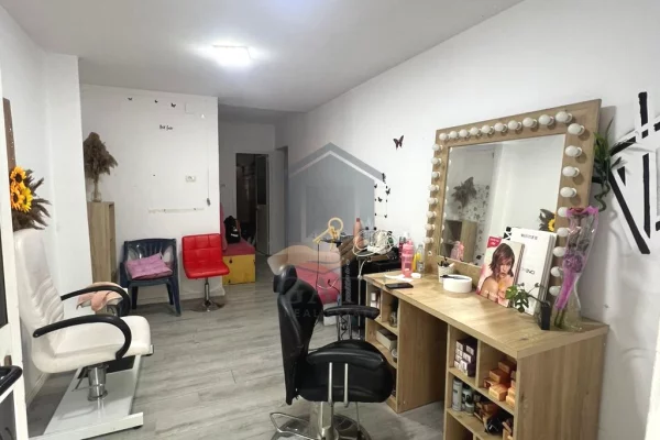 Ambient biznesi ne shitje 3+1 ne Durres - 100,000 Euro