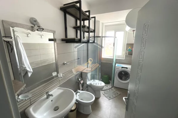 Shtepi ne shitje Apartament ne Durres, 1+1, Mobilimi E mobiluar, Pagesa 180,000  Euro.