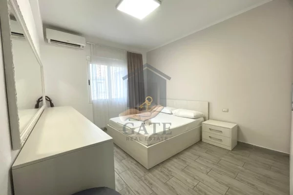 Shtepi ne shitje Apartament ne Durres, 1+1, Mobilimi E mobiluar, Pagesa 180,000  Euro.