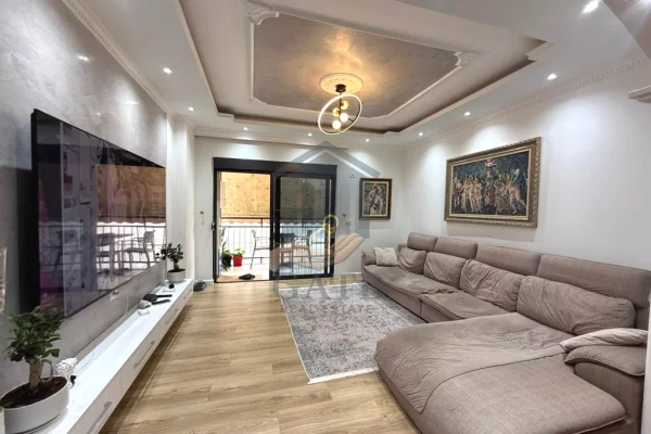 Shtepi ne shitje Apartament ne Durres, 2+1, Mobilimi E mobiluar, Pagesa 180,000  Euro.