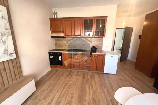 Shtepi ne shitje Apartament ne Durres, Garsoniere, Mobilimi E mobiluar, Pagesa 55,000  Euro.