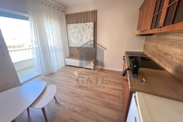 Shtepi ne shitje Apartament ne Durres, Garsoniere, Mobilimi E mobiluar, Pagesa 55,000  Euro.