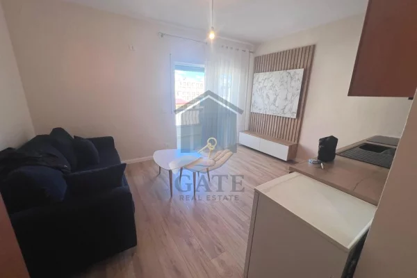 Shtepi ne shitje Apartament ne Durres, Garsoniere, Mobilimi E mobiluar, Pagesa 55,000  Euro.