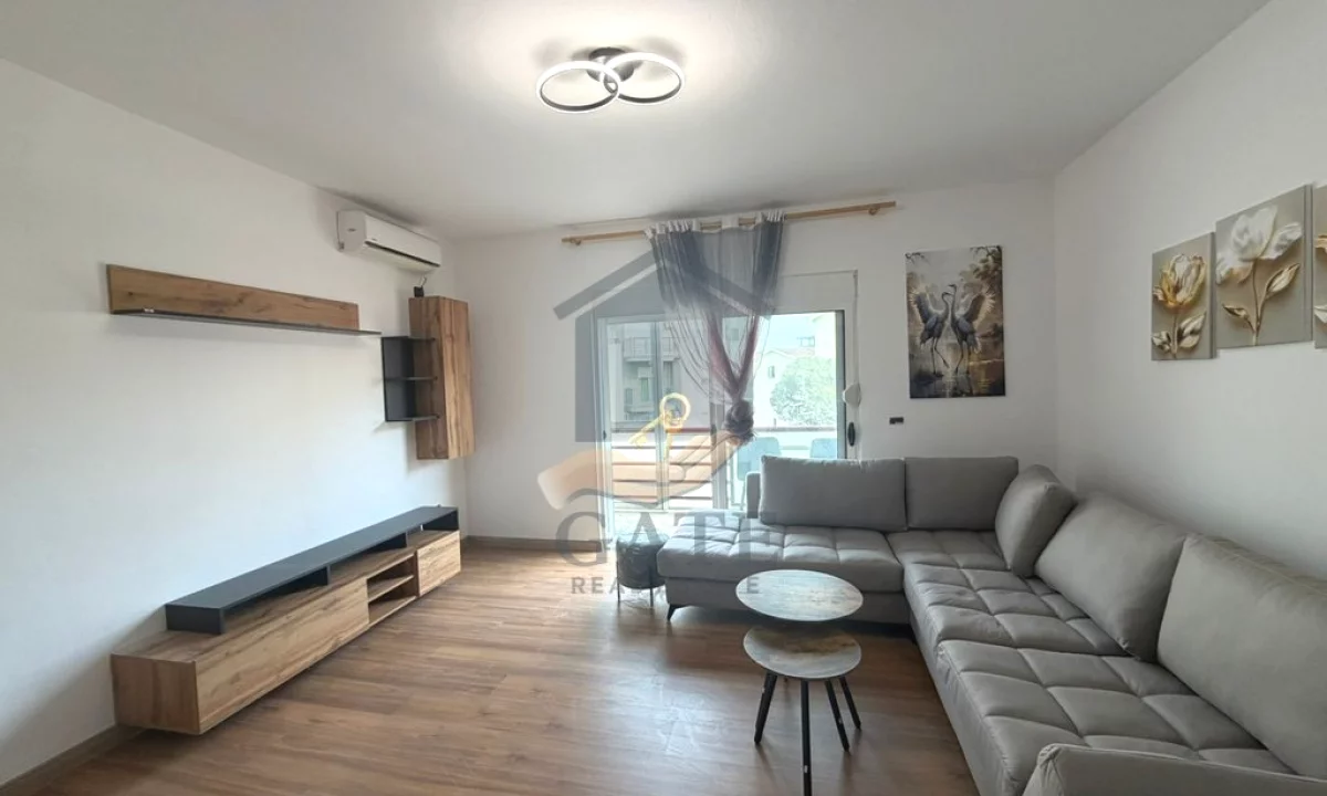 Shtepi ne shitje Apartament ne Durres, 1+1, Mobilimi E mobiluar, Pagesa 99,000  Euro.